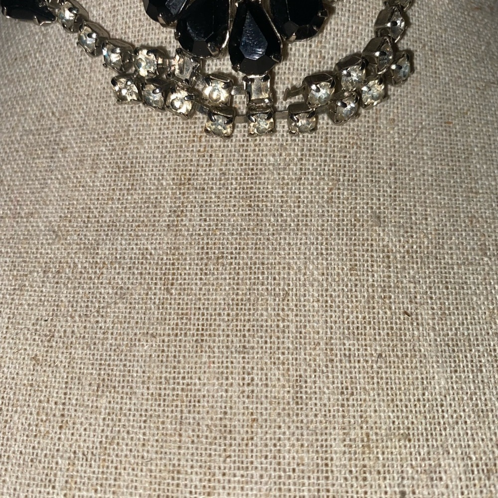Black and crystal vintage necklace - Picture 5 of 5
